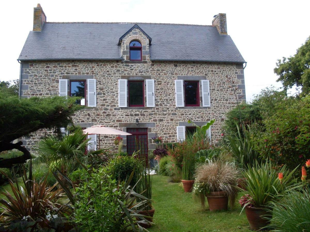 Chambres d'Hôtes de la Barrerie Dingé Exterior foto